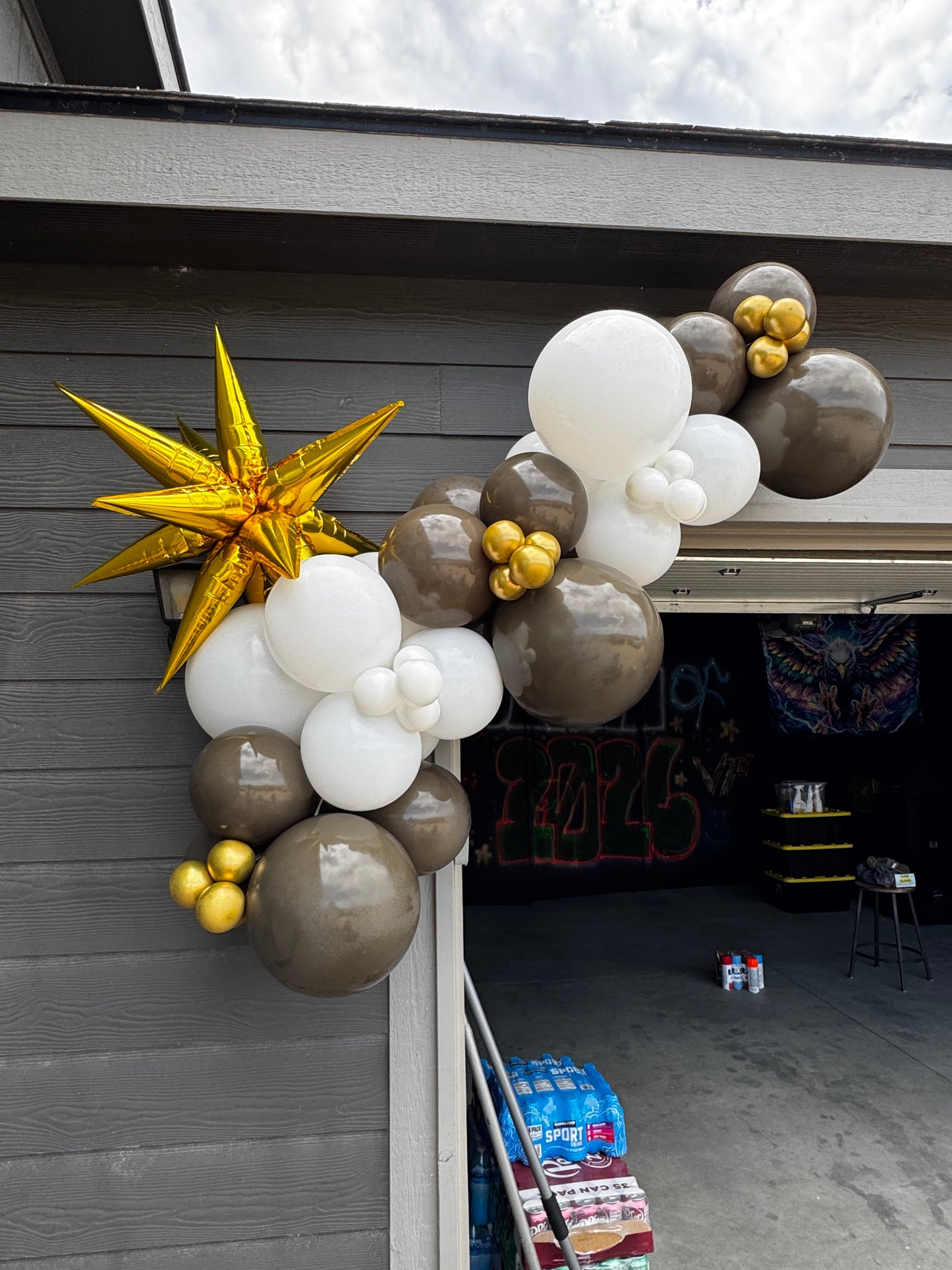 Grab and Go Balloon Garland